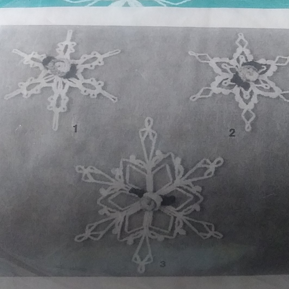 Crotchet Snow Flakes and Roses Kit - Picture 5 of 5